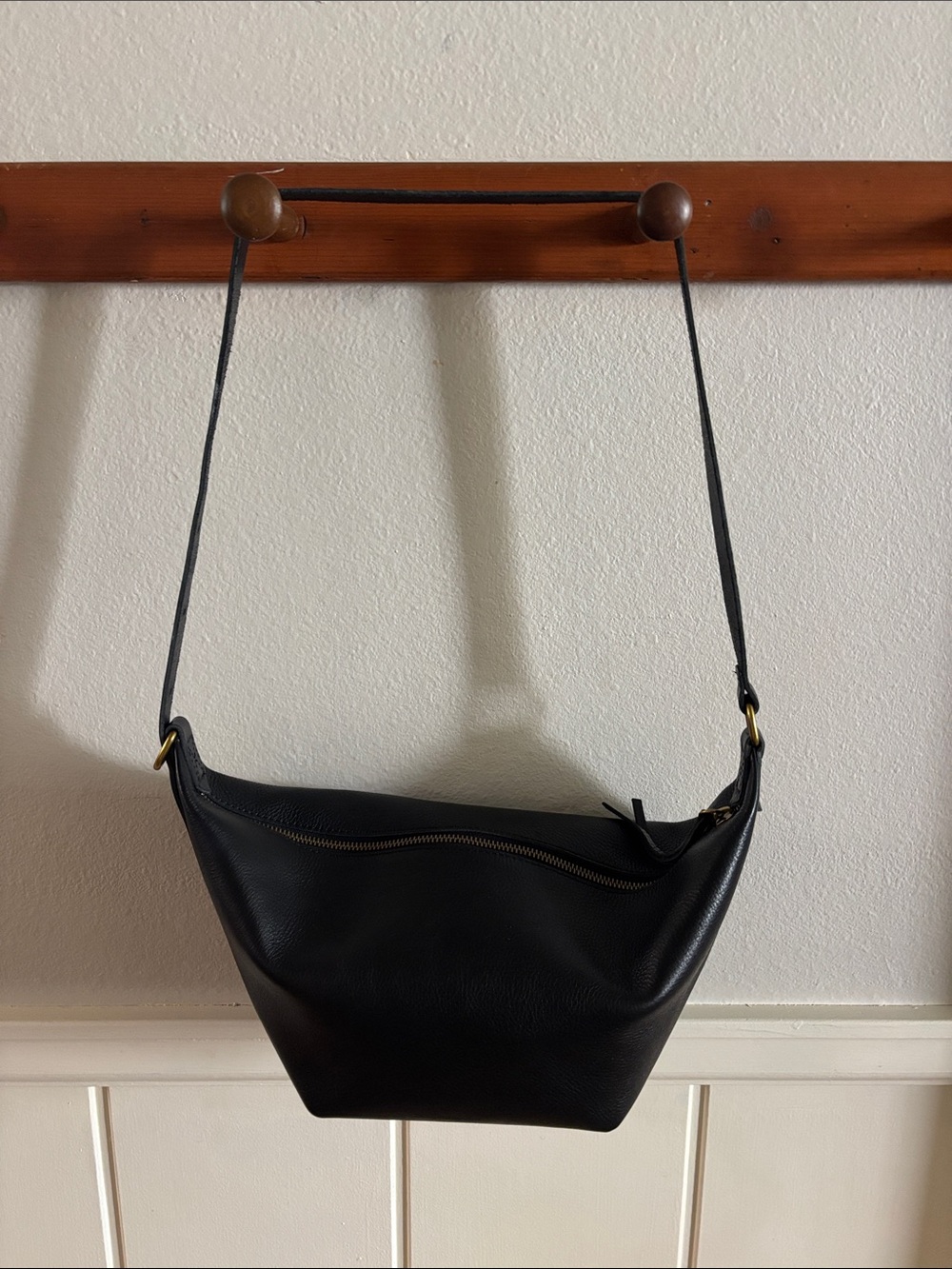 Madewell Leather Sling Bag - Picture 4 of 8